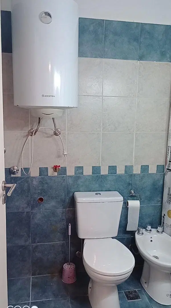 Departamento monoambiente con entrepiso y patio 5