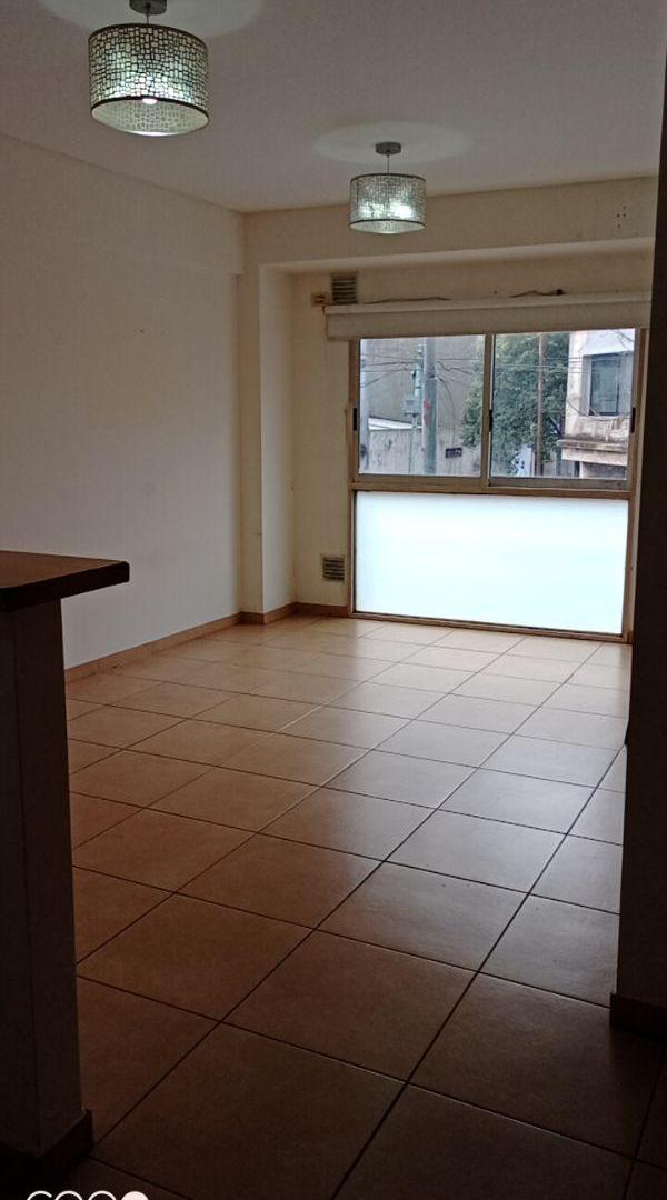 Foto de Departamento 2 ambientes a la calle con balcon, imagen 3