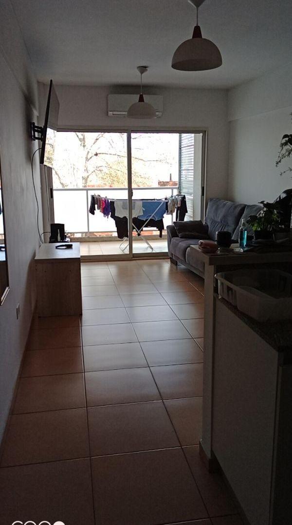 Foto de Departamento 2 ambientes a la calle con balcon y parrilla, imagen 1