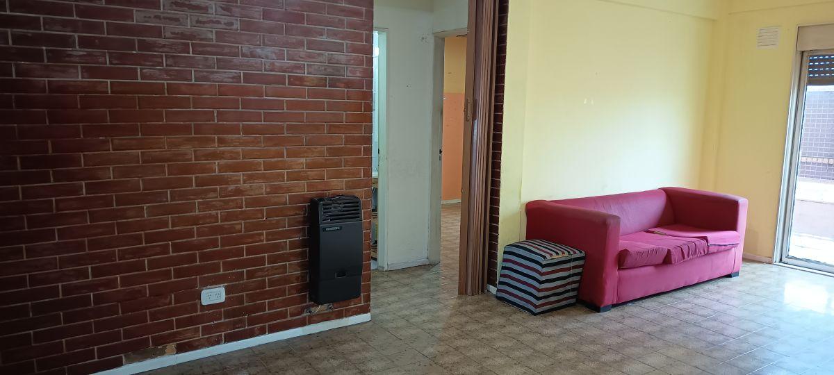 Foto de DEPARTAMENTO 3 AMBINETES A LA CALLE CON BALCON, imagen 2