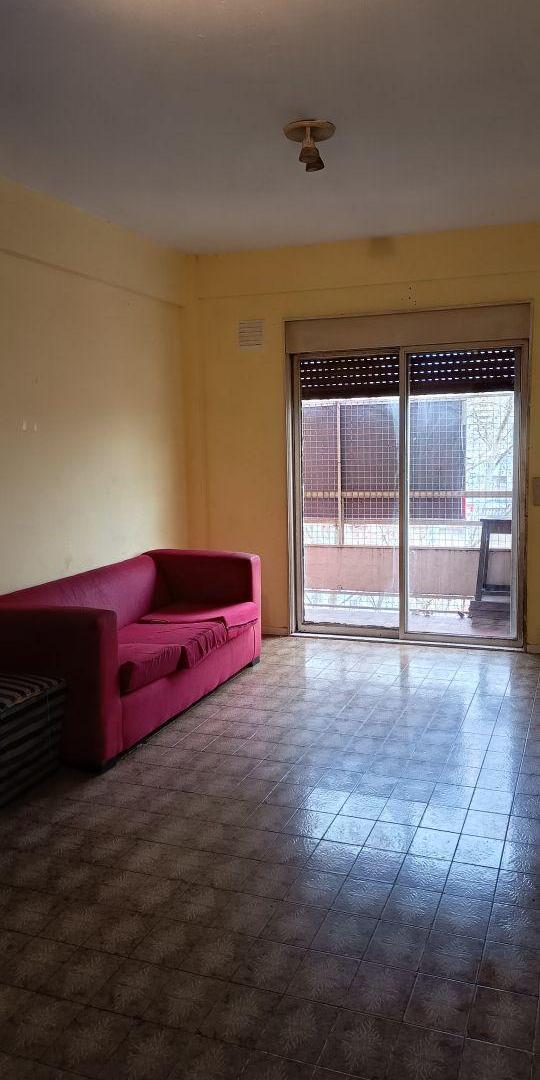 Foto de DEPARTAMENTO 3 AMBINETES A LA CALLE CON BALCON, imagen 1