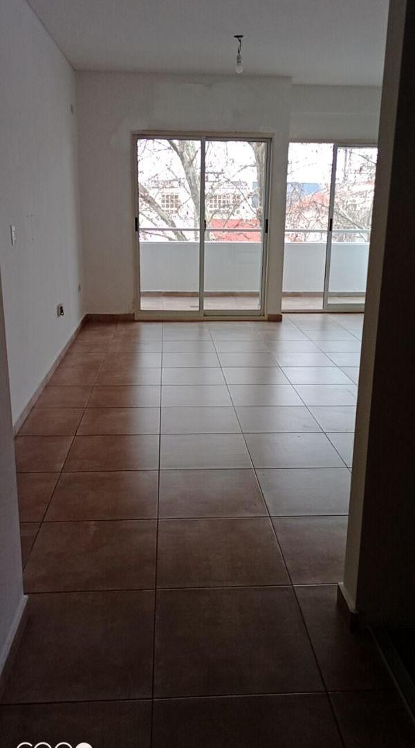 Foto de Departamento 2 ambientes a la calle con balcon, imagen 1