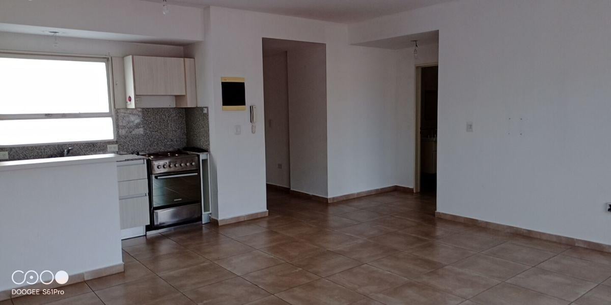 Foto de Departamento 2 ambientes a la calle con balcon, imagen 4