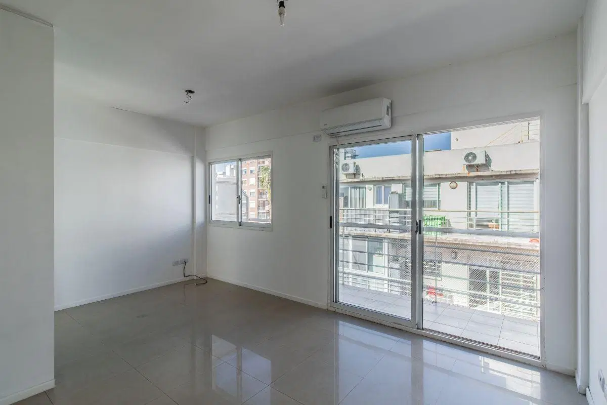 ALQUILER DEPARTAMENTO 1 AMBIENTE CON BALCON CORRIDO EN VILLA URQUIZA. 2