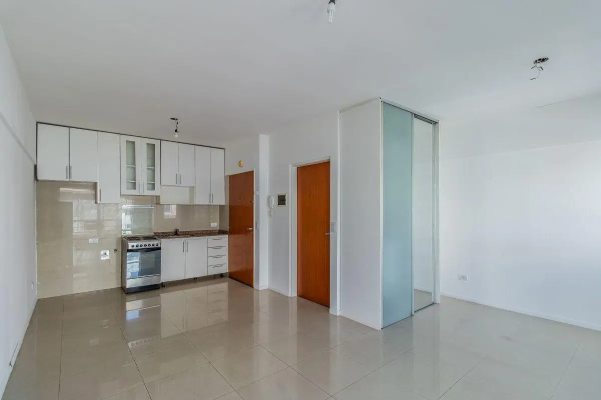 ALQUILER DEPARTAMENTO 1 AMBIENTE CON BALCON CORRIDO EN VILLA URQUIZA. 2