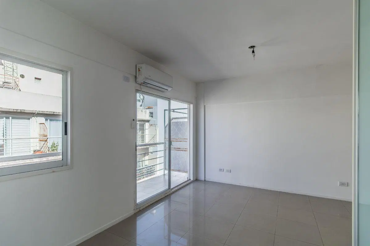 ALQUILER DEPARTAMENTO 1 AMBIENTE CON BALCON CORRIDO EN VILLA URQUIZA. 3