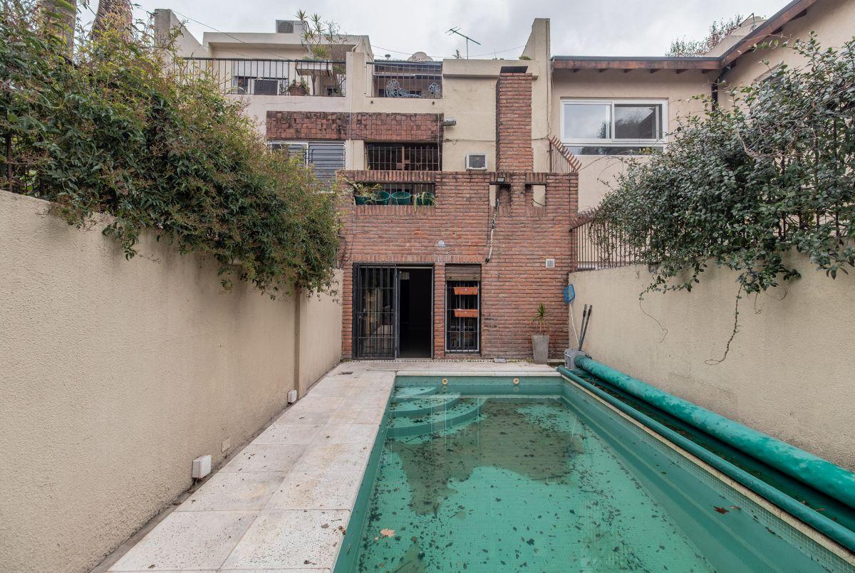 Foto de VENTA TRIPLEX 6 AMBIENTES CON ENTRADA DE AUTO, PILETA Y QUINCHO EN, imagen 5