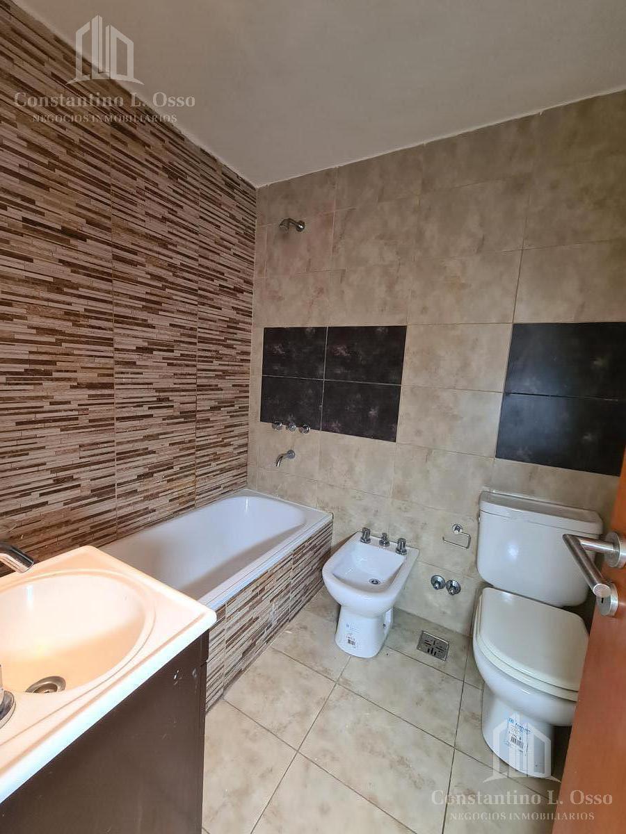 Oportunidad - Venta Edificio en Block 8 Dptos con Local y Cocheras - Alquilado Renta Inmediata 4
