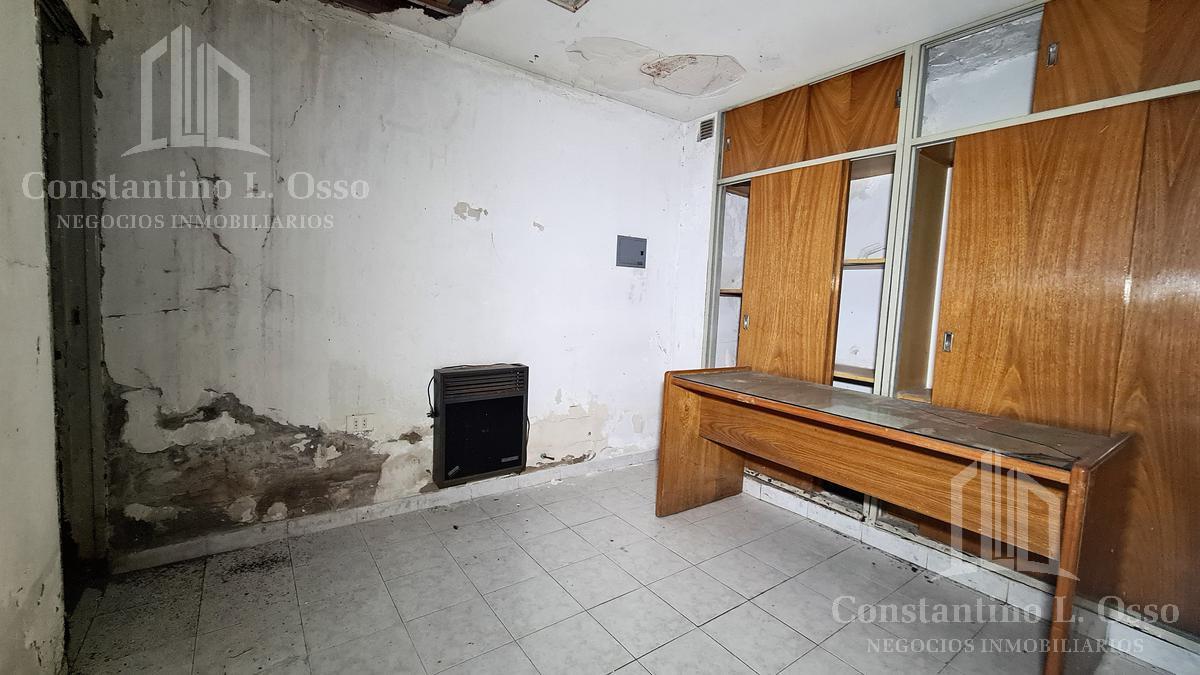 Foto de Oportunidad - Galpón depósito - Lote propio - Lanús Oeste, imagen 3