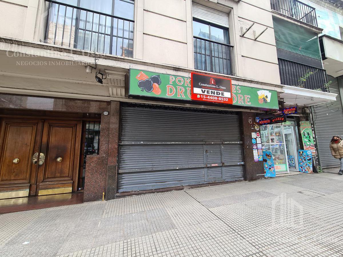 Local con sotano - A metros de plaza Miserere - AV. Rivadavia - Once
