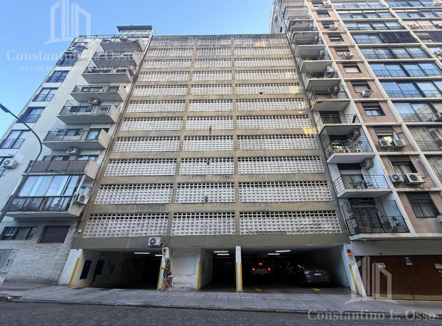 Cochera doble en venta - Recoleta