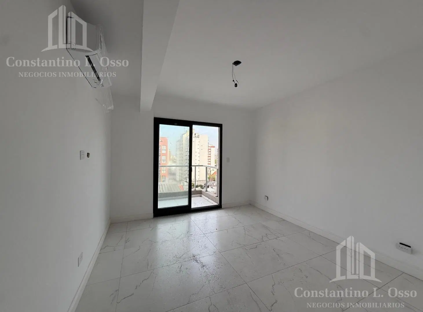 Piso 4 ambientes - 2 cocheras - Baulera - Venta - 180m2 - Lanusita 5