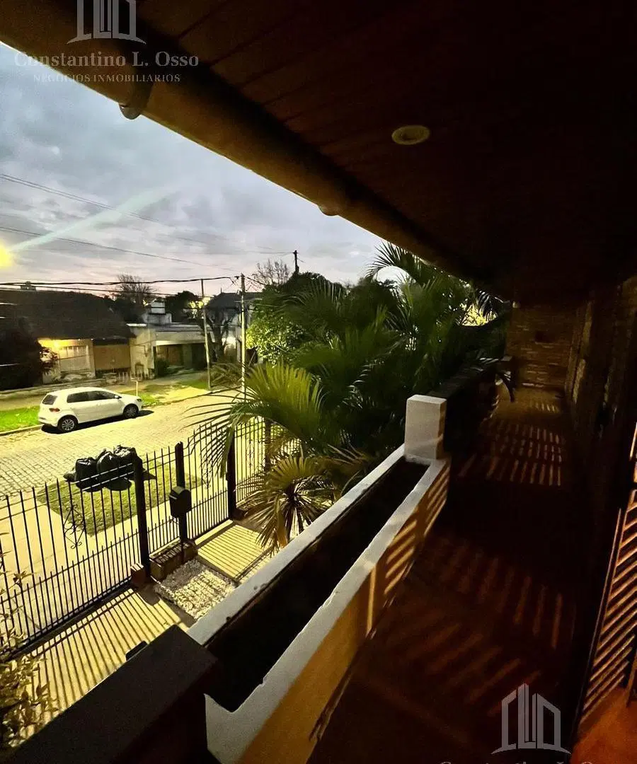 Casa con jardin - 4 ambientes - en Lomas de Zamora 2