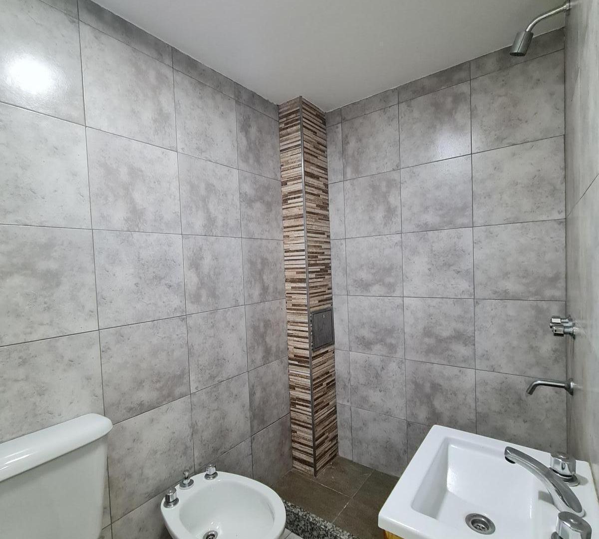 Foto de Monoambiente en alquiler - Temperley, imagen 1