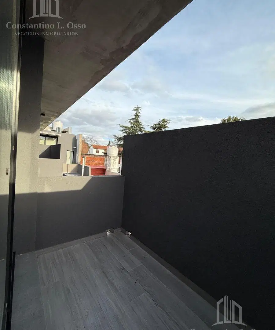 Casa duplex en condominio cerrado - Adrogué 4