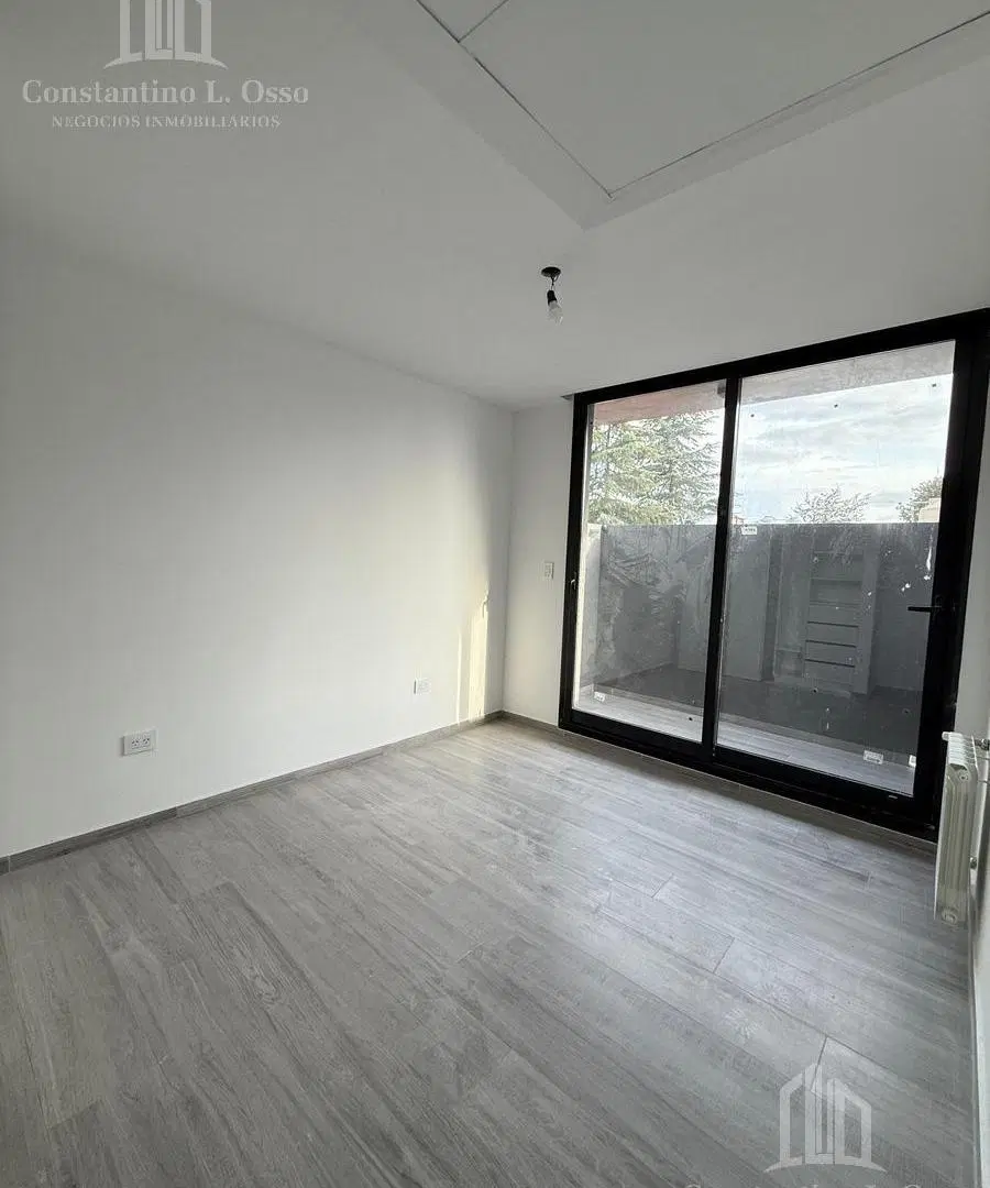 Casa duplex en condominio cerrado - Adrogué 1