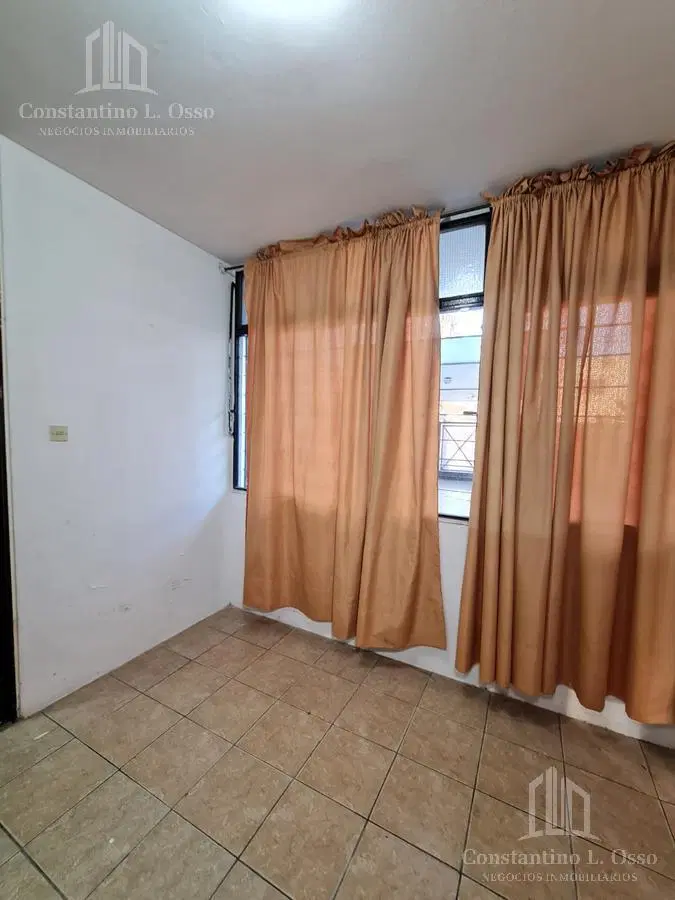 Hermosa casa en venta - Burzaco 3