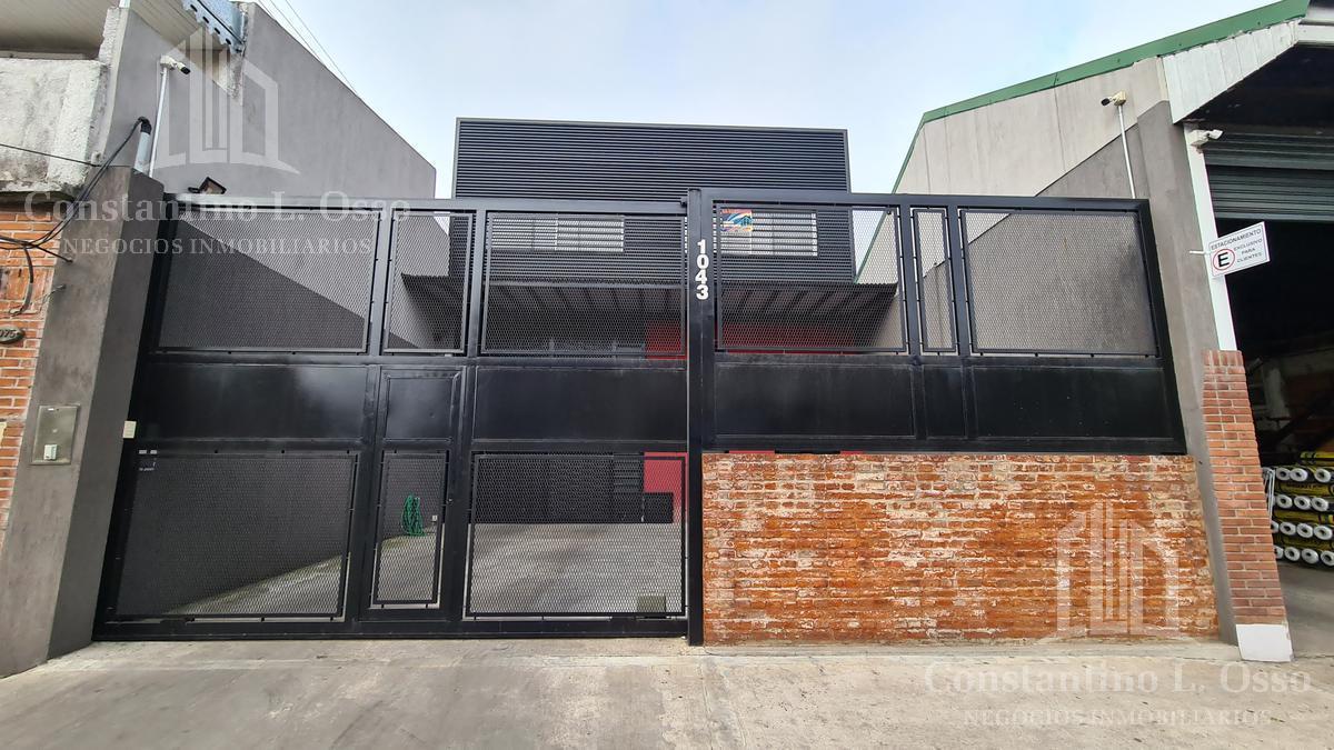 Foto de Excelente Galpon/deposito con oficinas y ascensor - Banfield, imagen 1