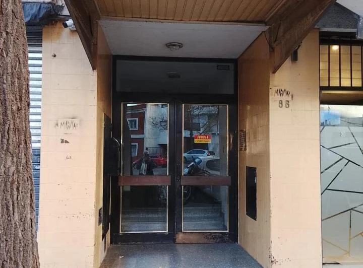 Monoambiente ubicado en Diag. 77 esquina 2 2