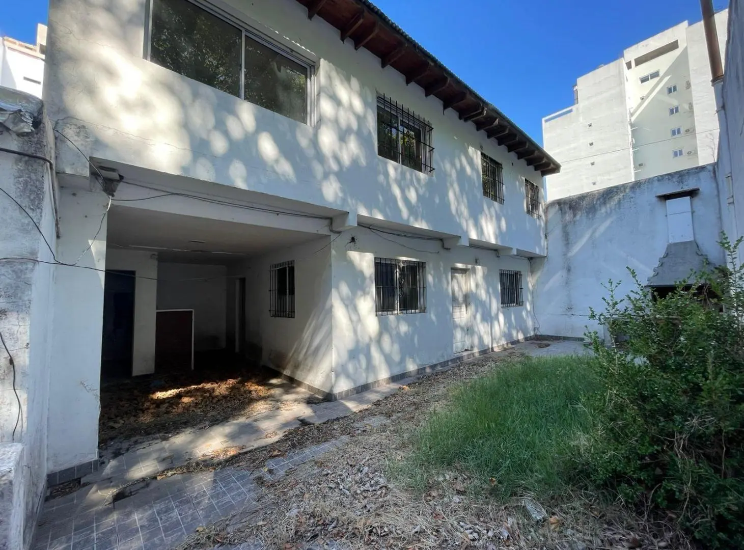 Casa a reciclar o demoler apto comercial o desarrollo centro La Plata 2