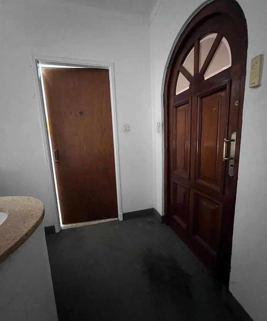 Oficina tipo casa con quincho y dependencias 200m2 2
