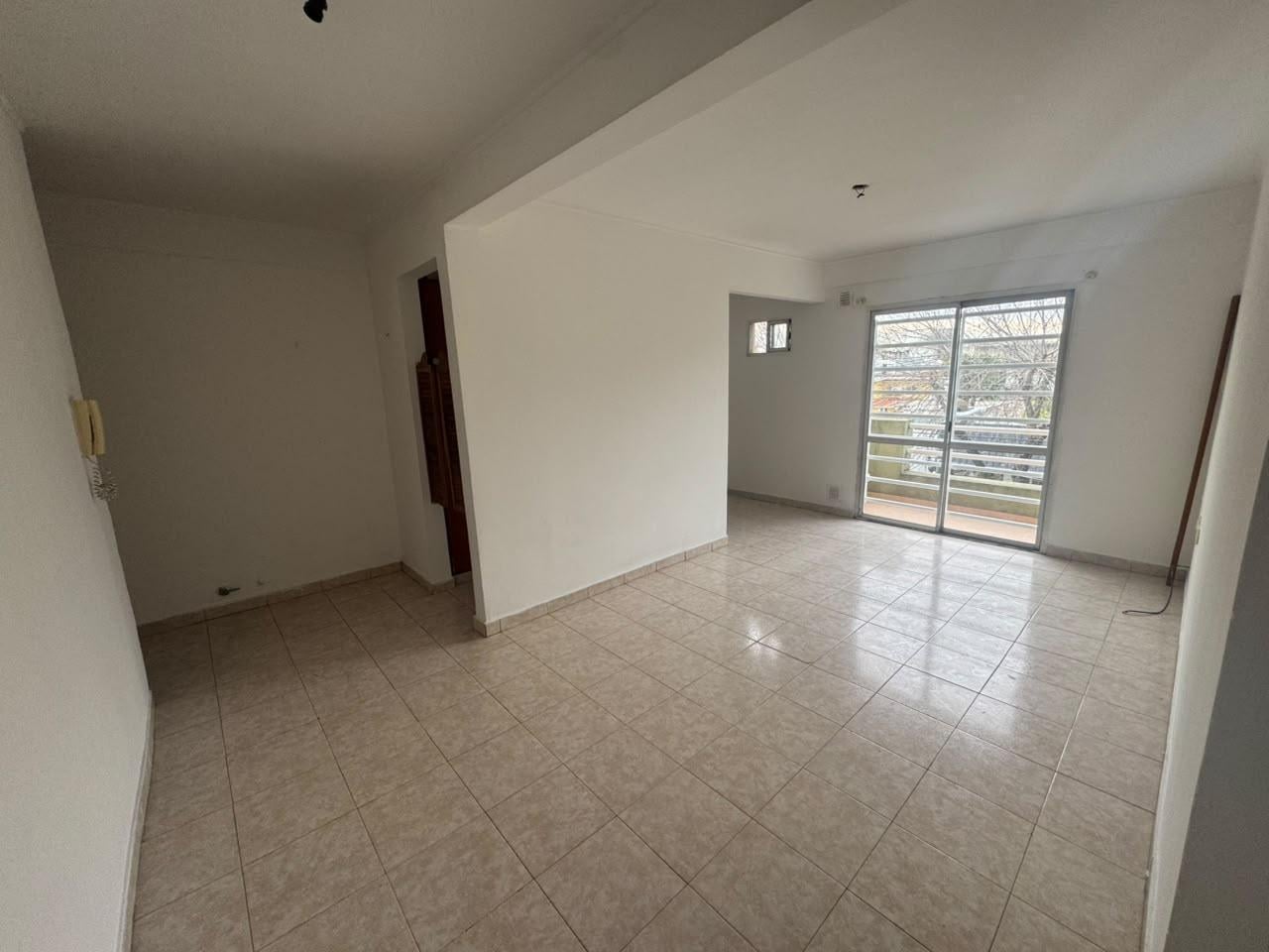 Departamento en alquiler en 24 e/ 47 y 48 de un dormitorio.