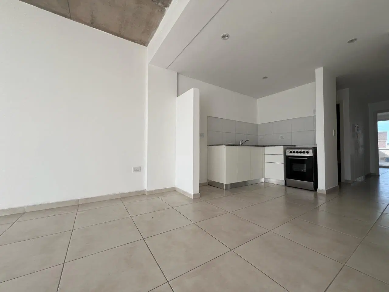 Departamento 1 dormitorio con cochera alquiler La Plata Plaza Malvinas 3