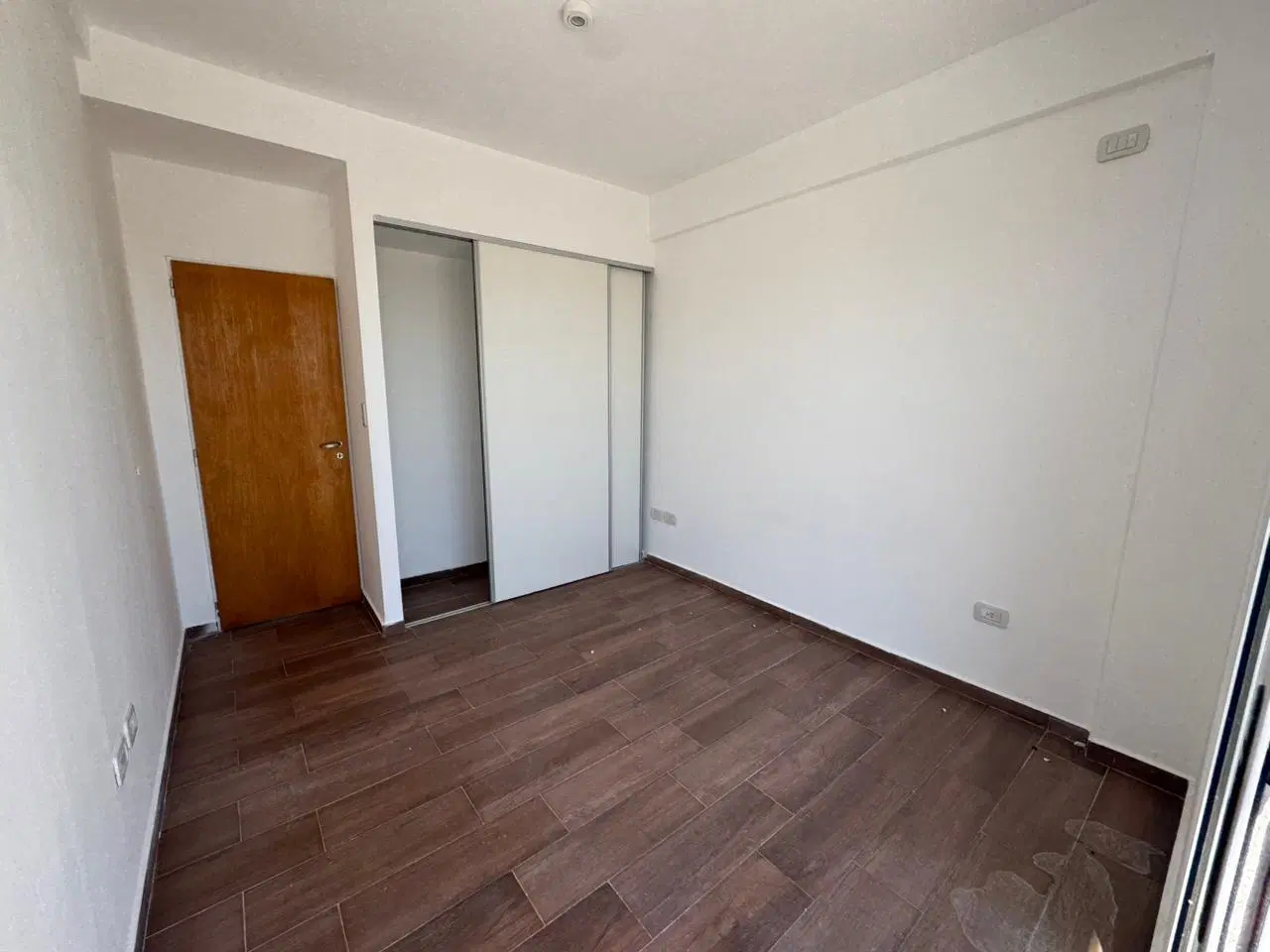departamento en venta con balcón, terraza y cochera 3