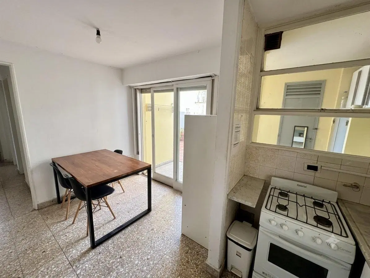 Departamento de tres dormitorios frente a Plaza San Martin 8