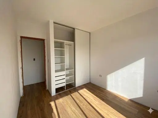 DEPARTAMENTO EN VENTA EN 39 E/ 10 Y 11 DE UN DORMITORIO 5