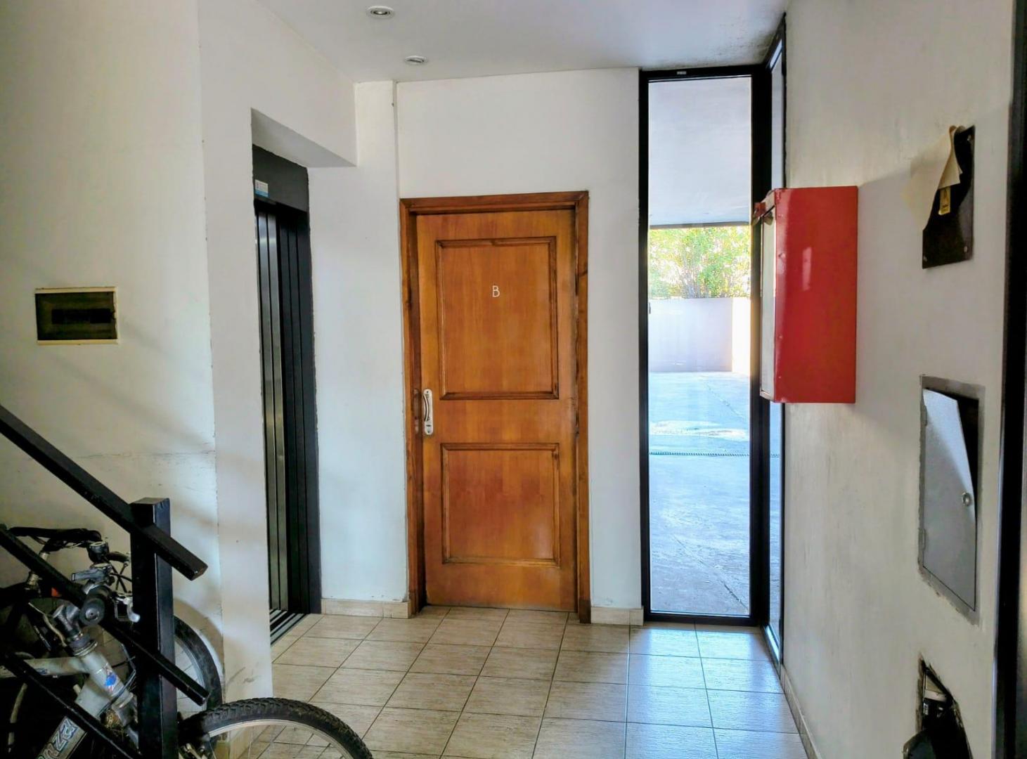Foto de Departamento con cochera, imagen 1