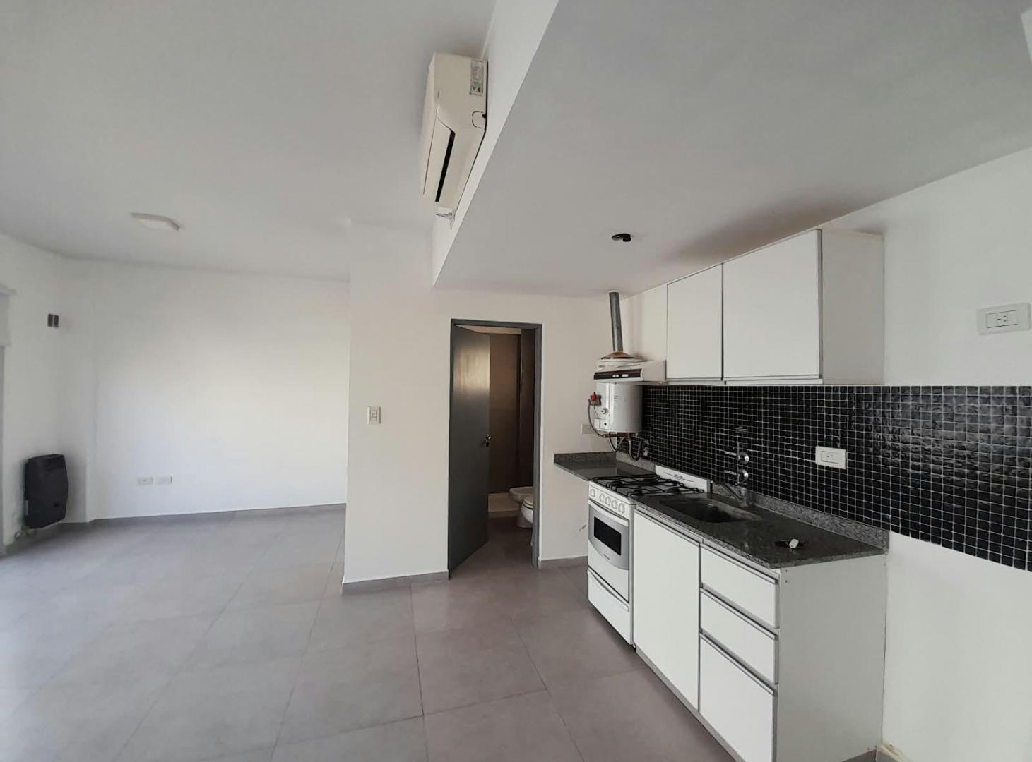 Foto de Departamento en alquiler en 21 50 y 51, imagen 3