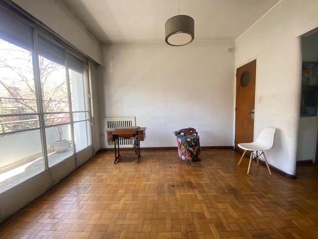 Foto de Departamento 2 dormitorios con cochera y patio en venta, imagen 3