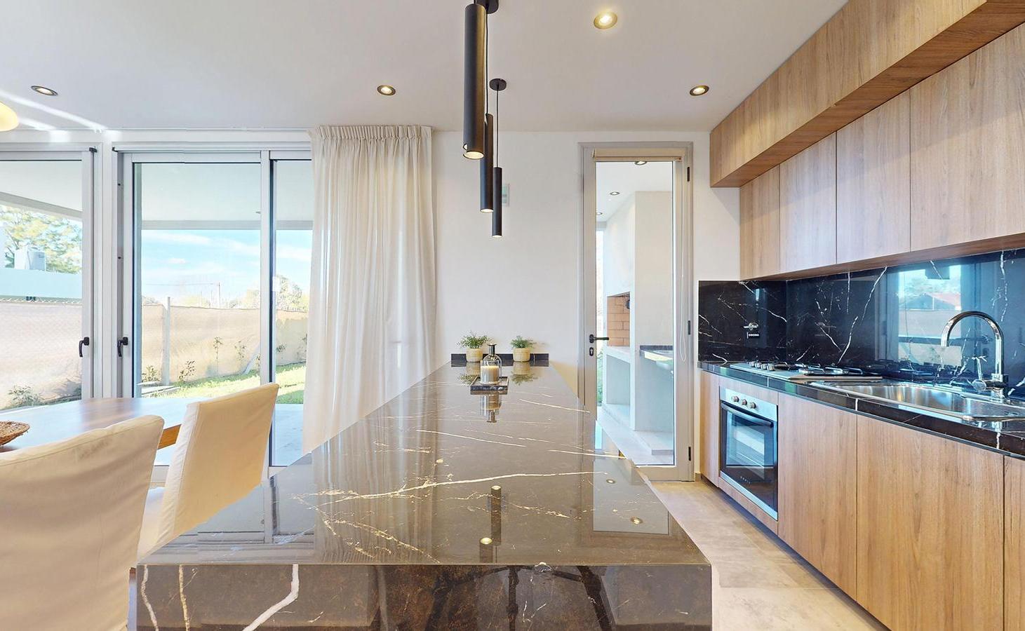 Foto de CASA EN VENTA EN LA PLATA GORINA 3 DORMITORIOS TERRAZA, imagen 2