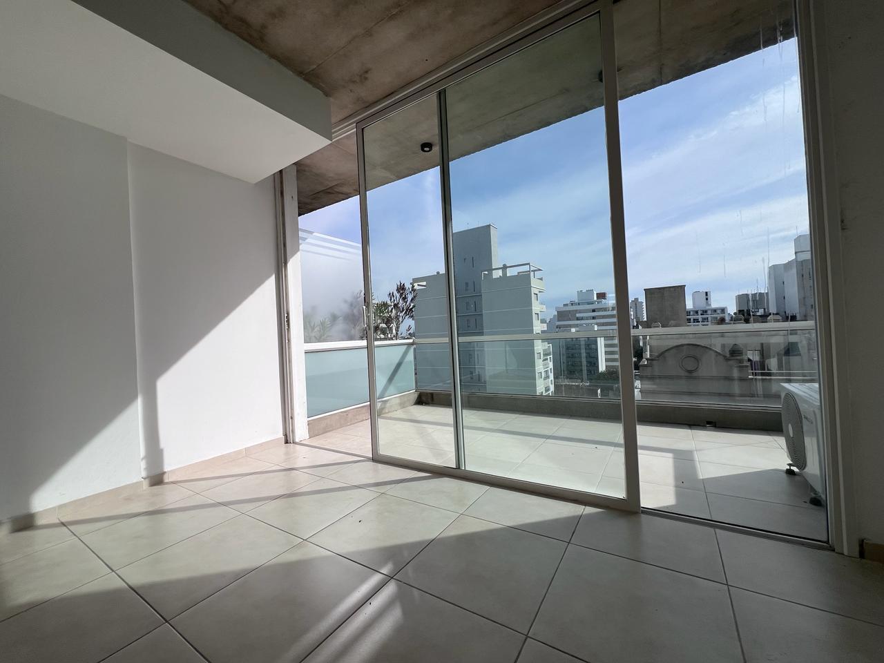 Foto de Departamento 1 dormitorio con cochera alquiler La Plata Plaza Malvinas, imagen 3