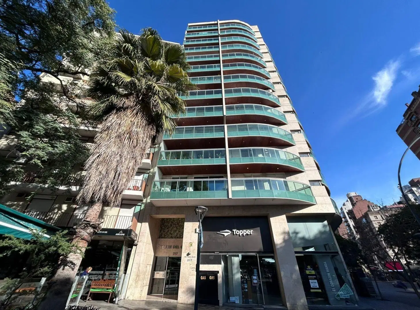 Departamento en Alquiler | 1 Dormitorio | Frente con Balcón | Edificio de Categoría 4