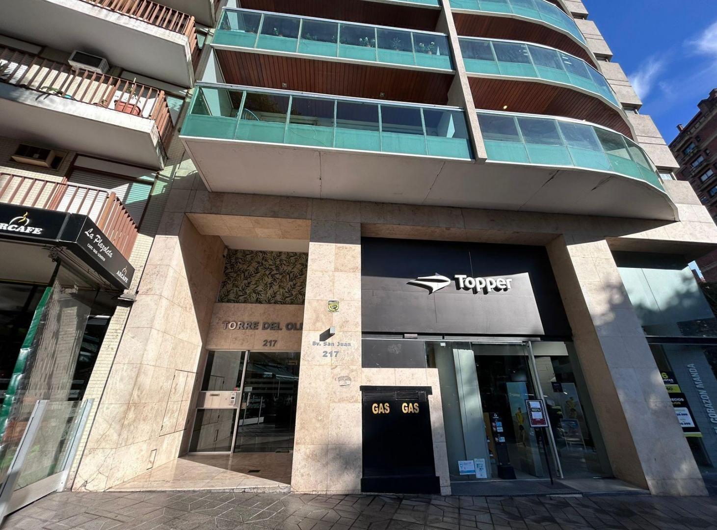 Departamento en Alquiler | 1 Dormitorio | Frente con Balcón | Edificio de Categoría