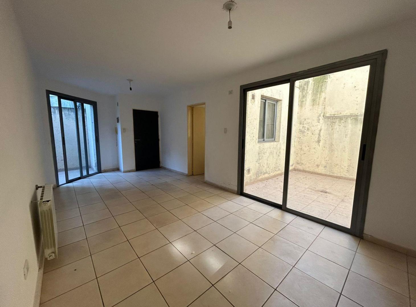 Foto de Departamento en Alquiler | 1 Dormitorio | General Paz | PB con Patio | Radiadores, imagen 5