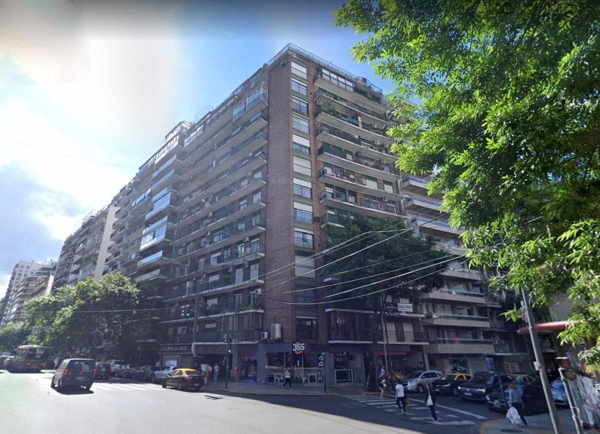 Cochera fija para auto chico en Recoleta, bajas expensas