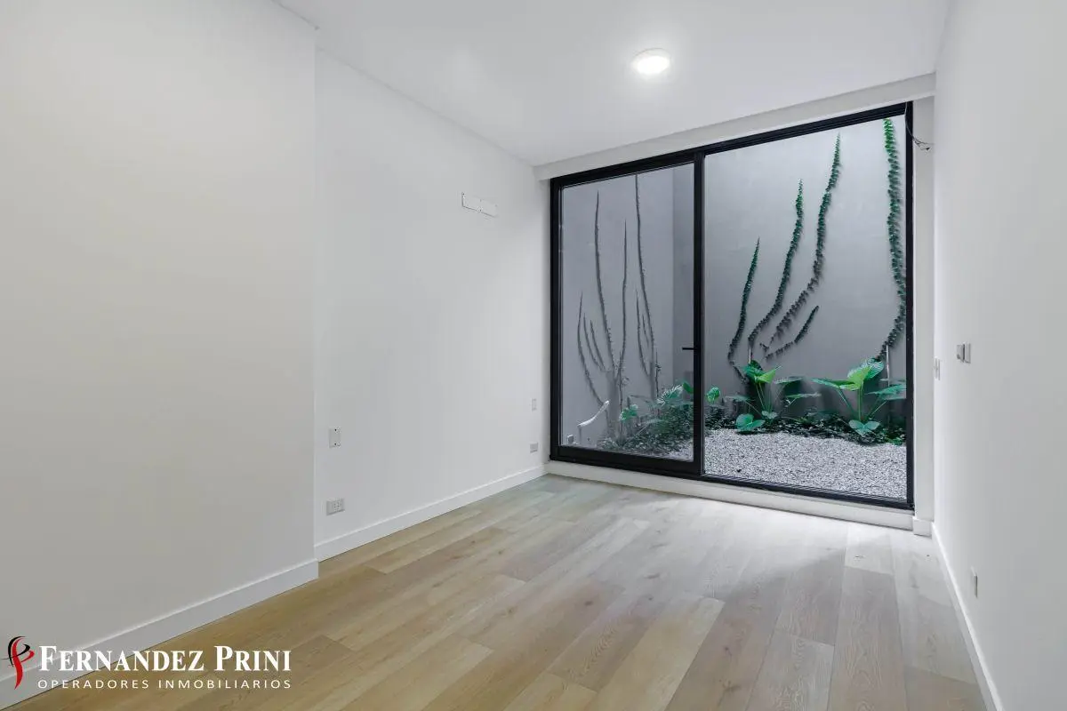 Excelente monoambiente de 53m² a estrenar, con patio 3