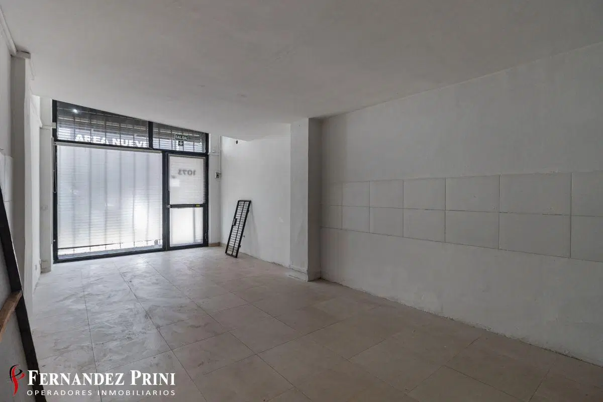 Local de 60m² con dos plantas, a metros de Av. Santa Fe 8