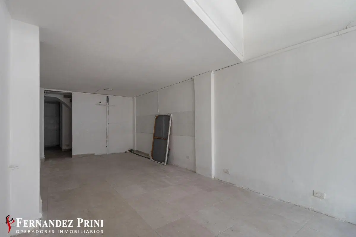 Local de 60m² con dos plantas, a metros de Av. Santa Fe 1