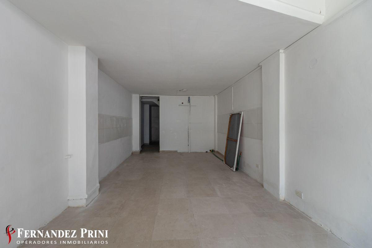 Foto de Local de 60m² con dos plantas, a metros de Av. Santa Fe, imagen 2