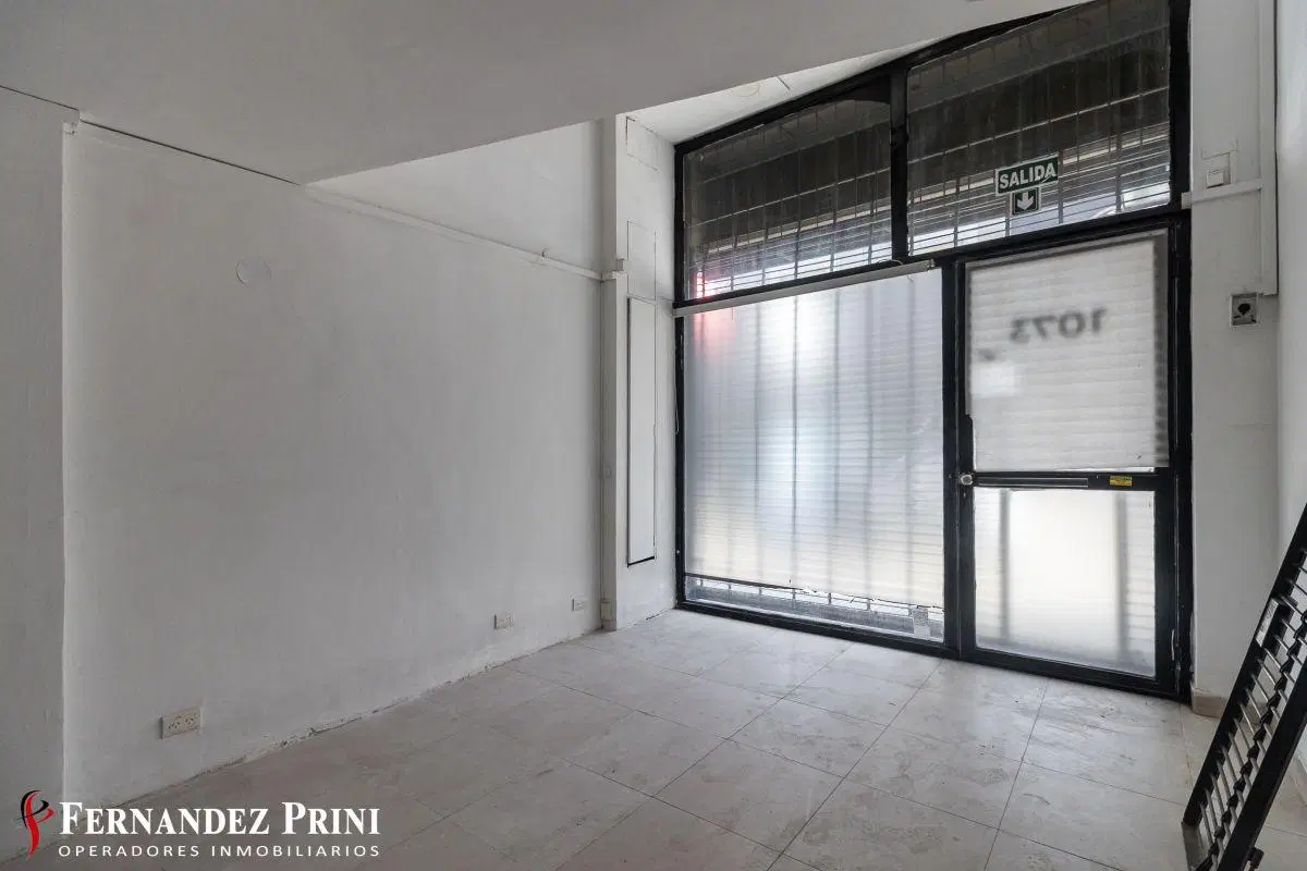 Local de 60m² con dos plantas, a metros de Av. Santa Fe 5