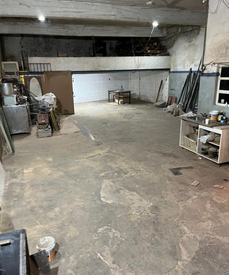Foto de Local de 140m² a la calle, a metros de Av. Córdoba, imagen 2