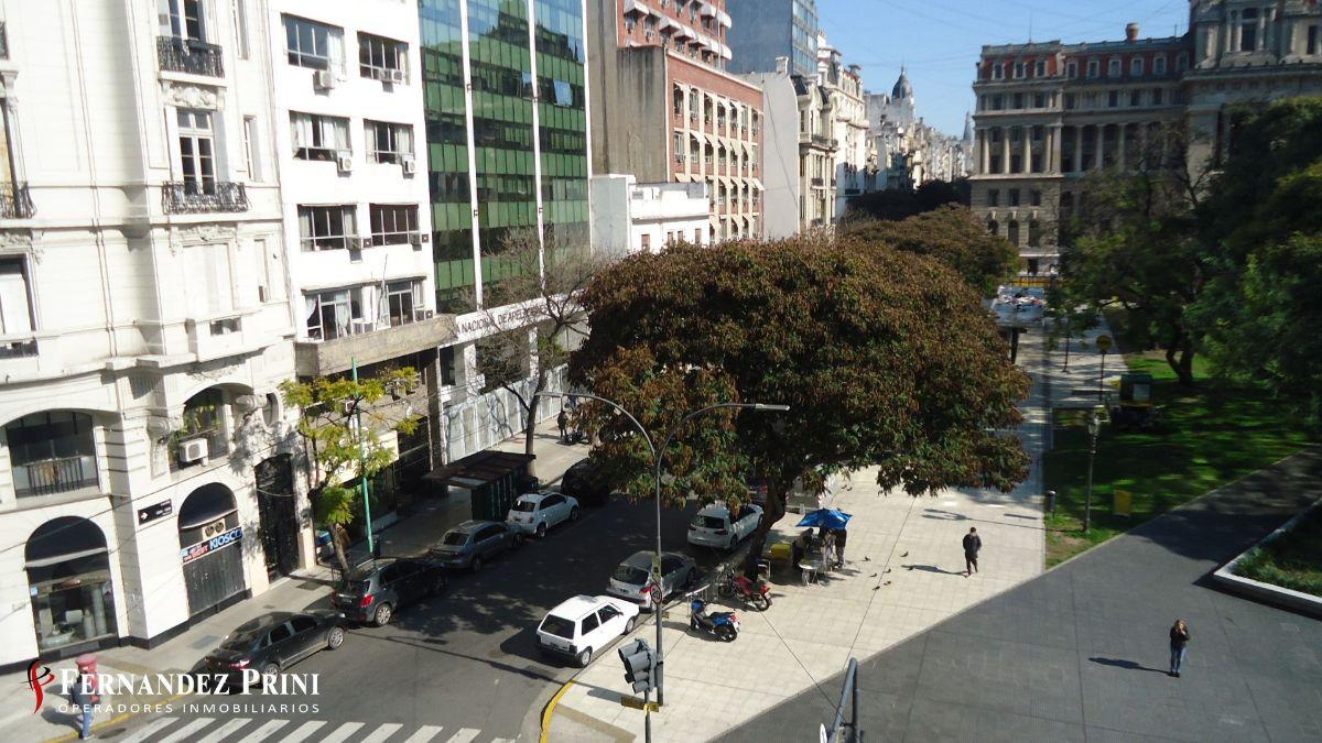 Foto de Excelente oficina frente a Plaza Lavalle, imagen 2