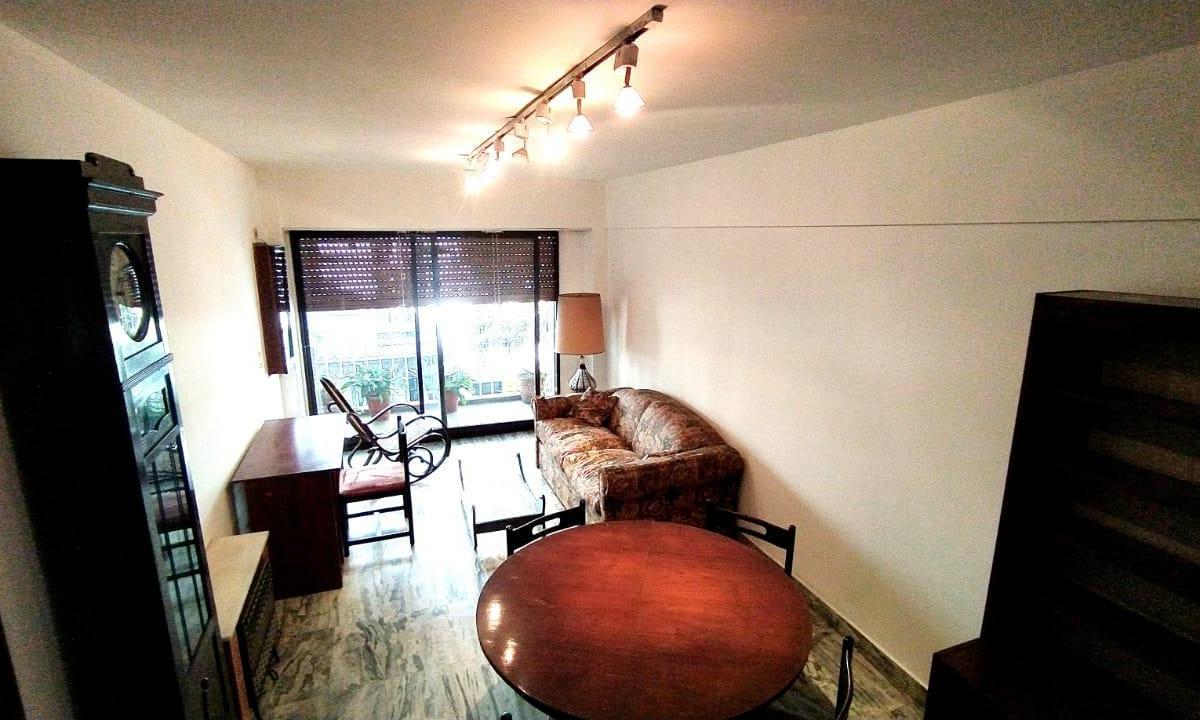 Foto de Departamento venta. 3 dormitorios, balcón, al frente. Segundo piso, imagen 2