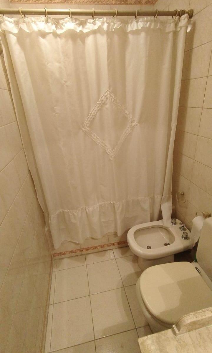 Foto de Departamento venta. 3 dormitorios, balcón, al frente. Segundo piso, imagen 4