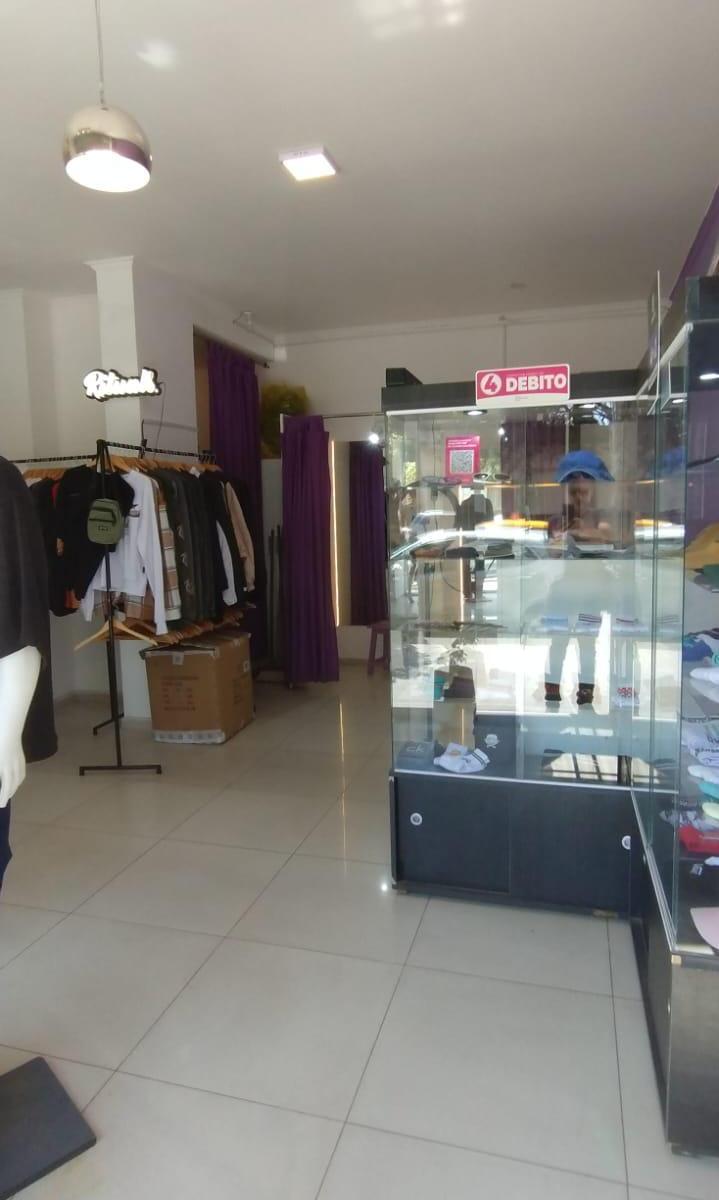 Vendo local comercial (mejor zona alta cba)