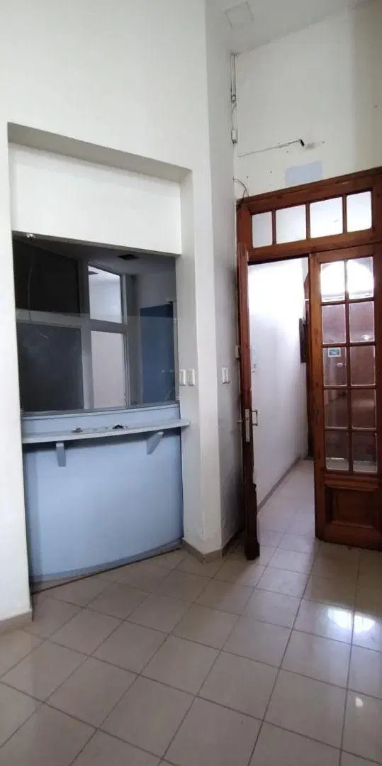 Hermosa casona + dpto ideal para inversión comercial 8
